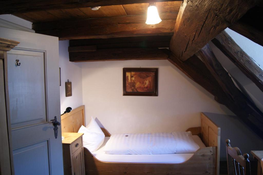 Hotel Zum Schwarzen Ross Und Gutmann Zur Post Hilpoltstein Bilik gambar